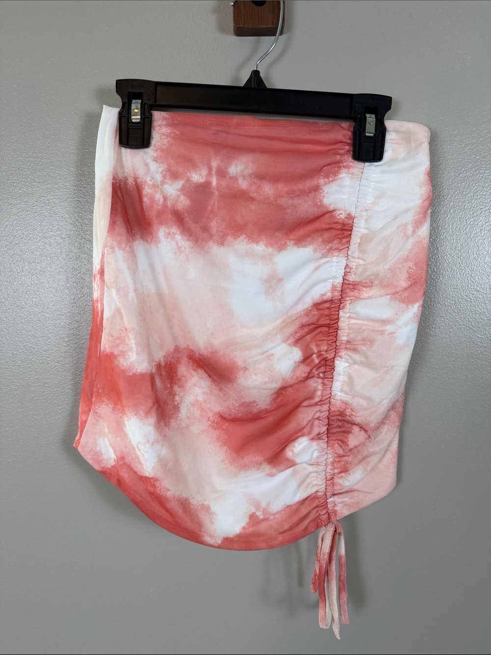 Hello Molly Luvalot Tie-Dye Ruched Side Mini Skirt — Coral & White